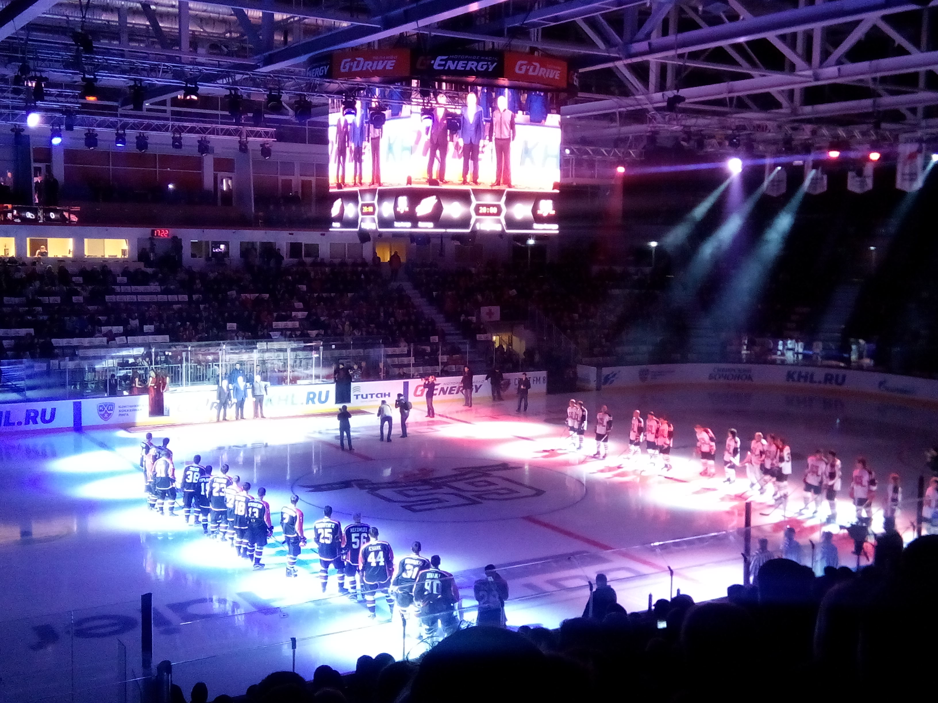 65 лет омскому хоккею. Как это было на трибунах «Арены Омск»