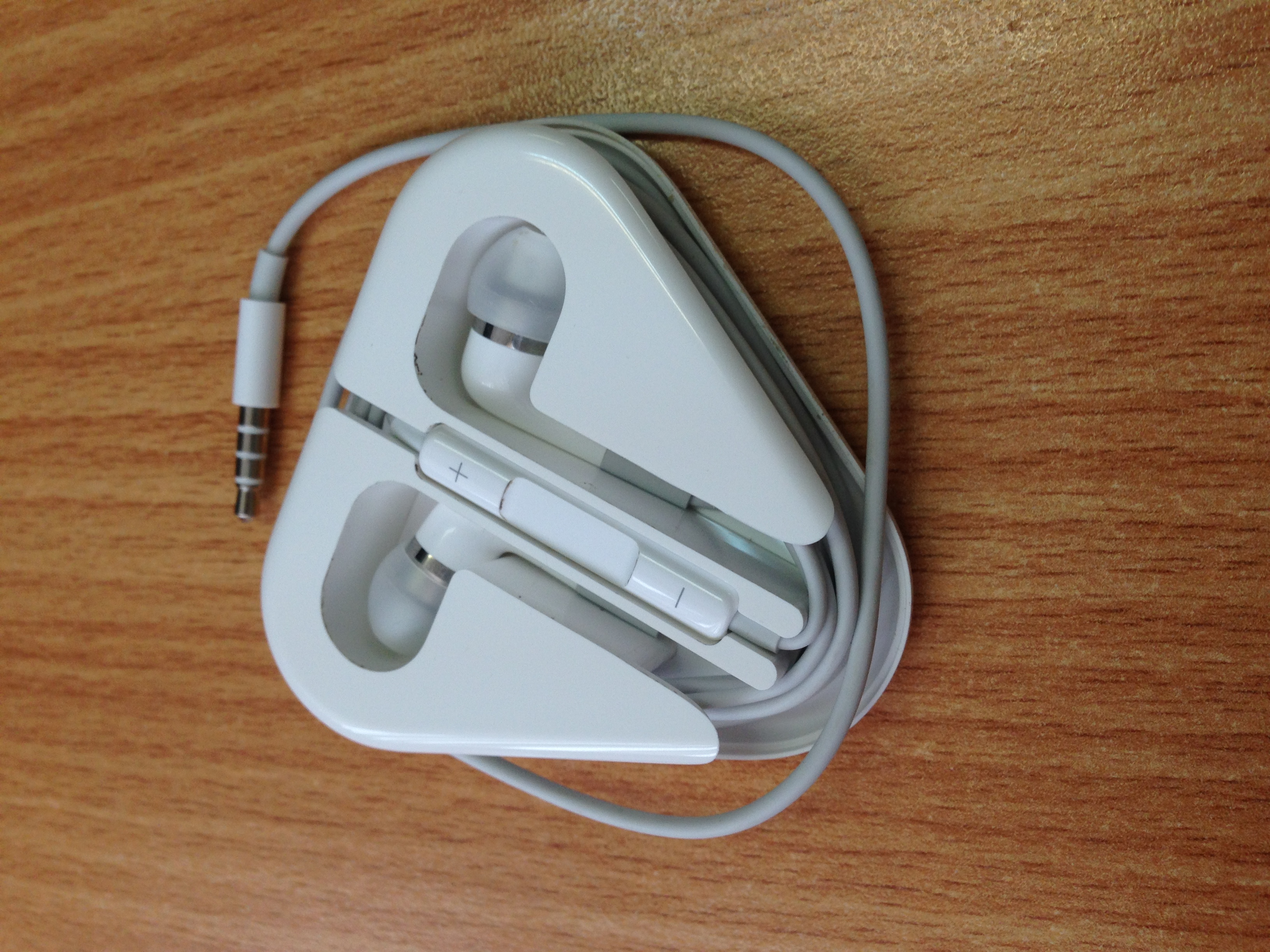 Наушники-вкладыши от Apple