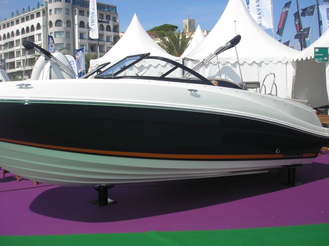 Bayliner VR5