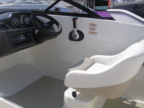 Сиденье Bayliner VR5