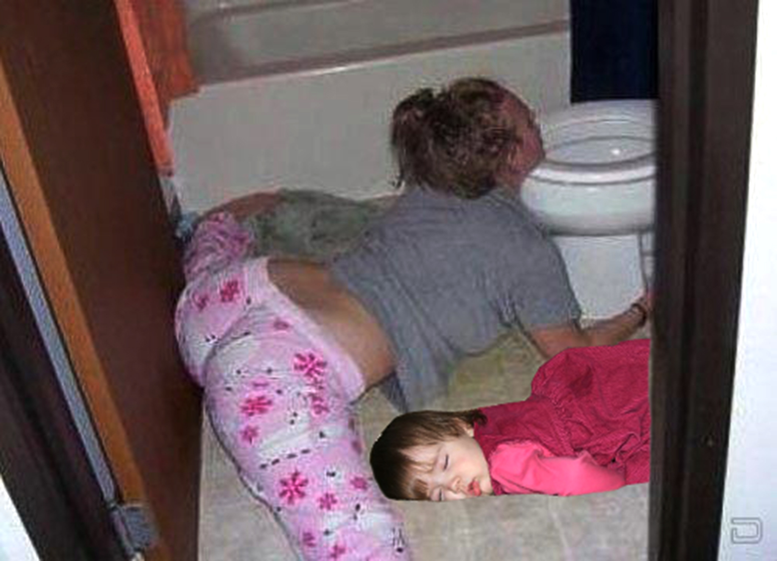 Толстожопая спит после пьянки фото