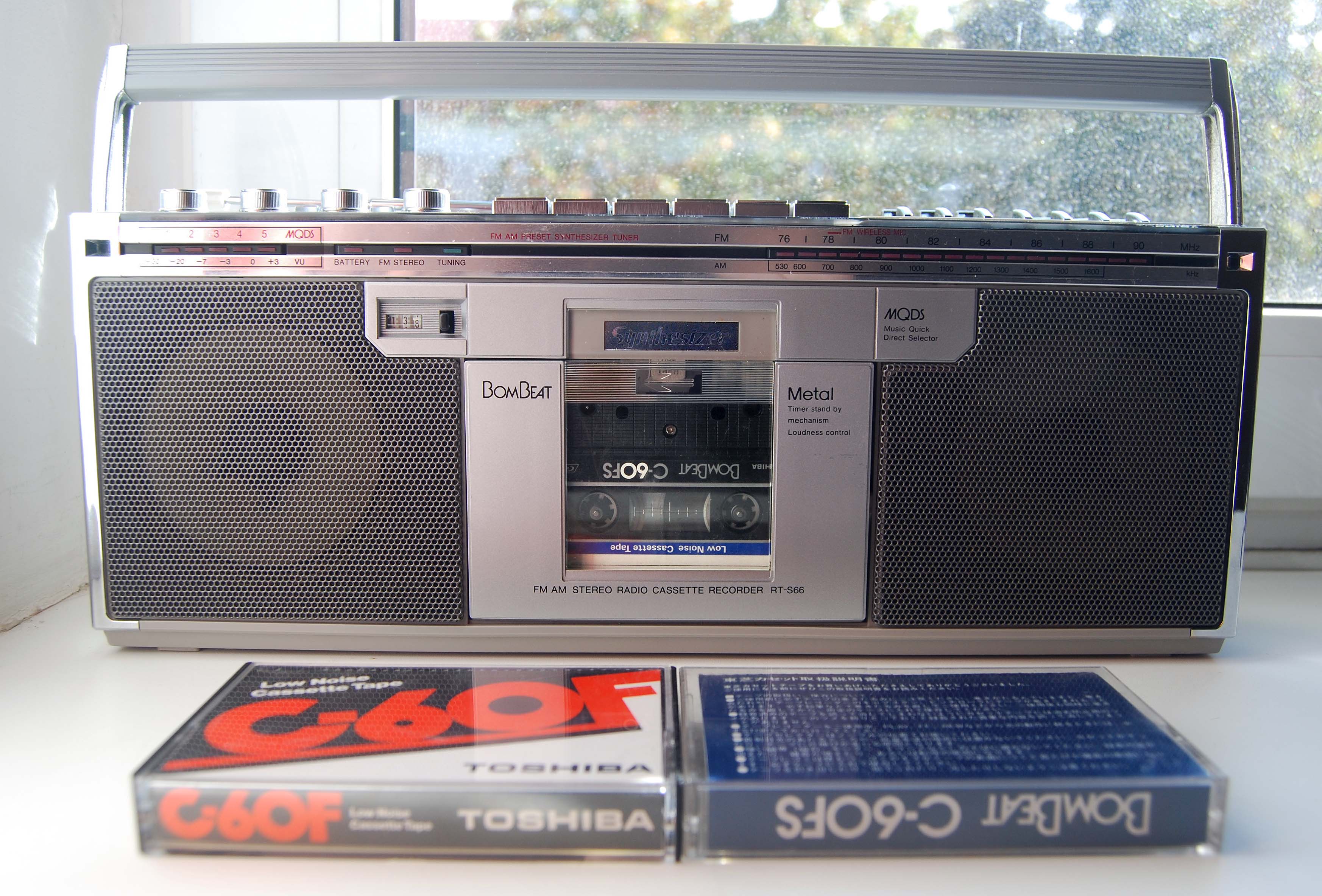 Stereo tunes. Кассетный магнитофон Тошиба. Тошиба магнитолы 80-х. Toshiba RT S. Toshiba RT 913.