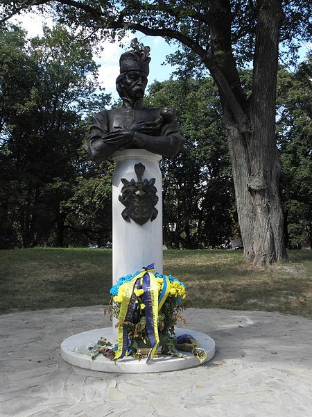 Пам’ятник Івану Мазепі в Чернігові