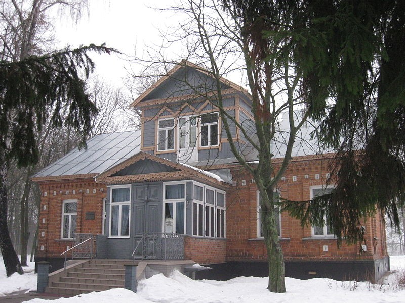 Остер Козелецького району. Будинок краєзнавчого музею (1898). Фото — IgorTurzh (2009).