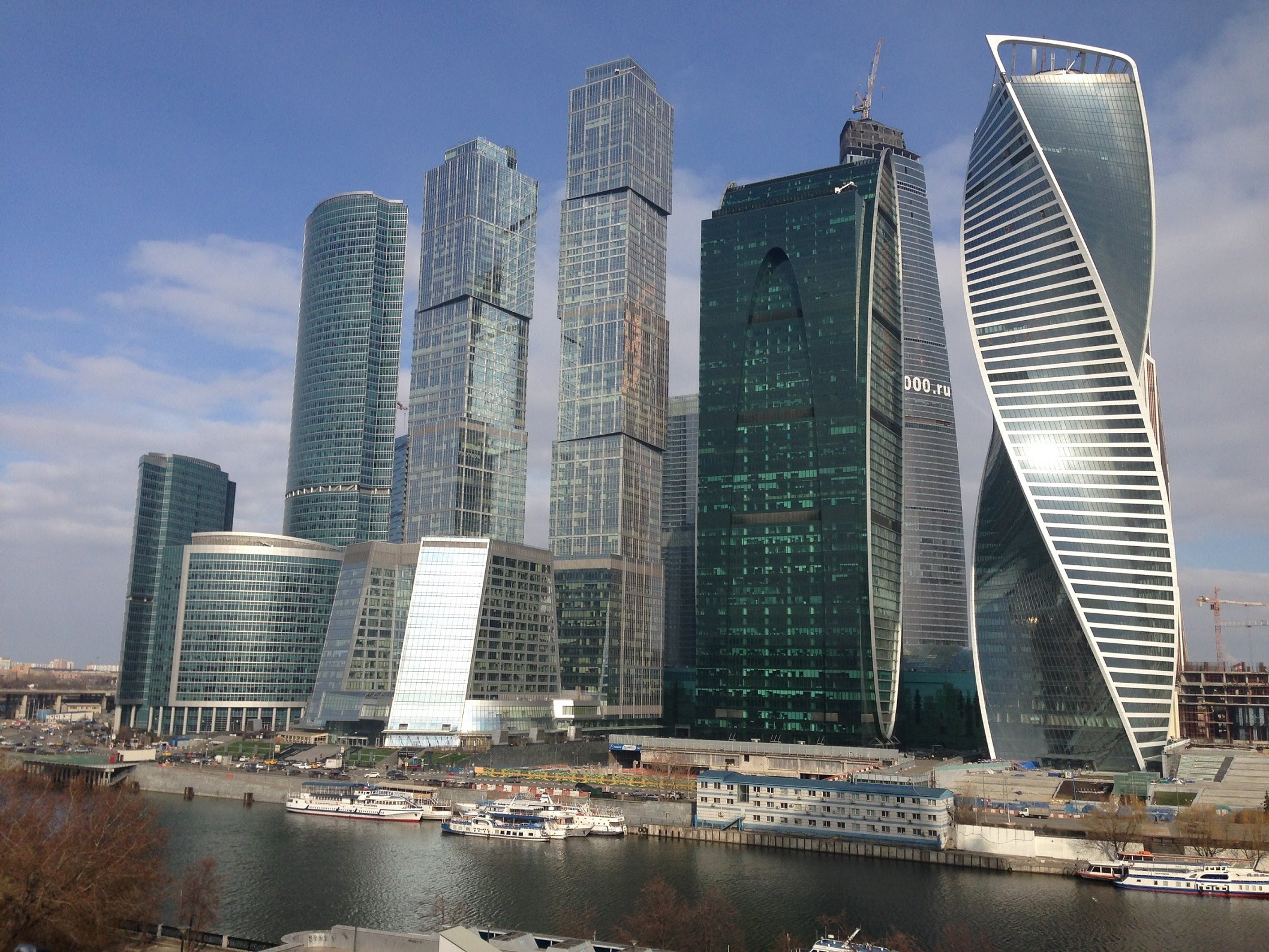 В центре самого большого города. Москоу Сити башни. Небоскребы Москва-Сити (Москва). Высотки Москоу Сити. Архитектура Москва Сити.