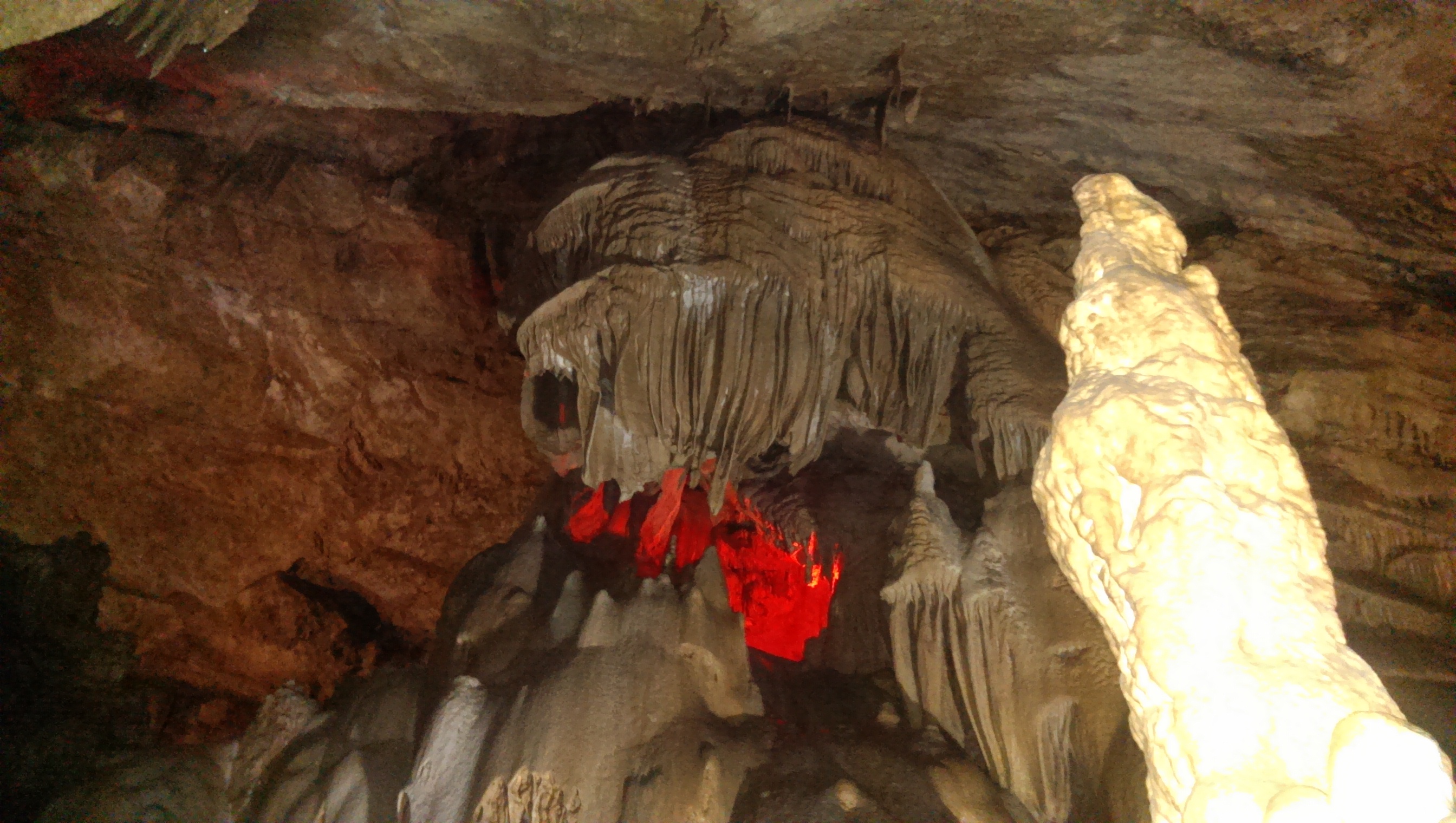 Обезьянка в Новоафонской пещере