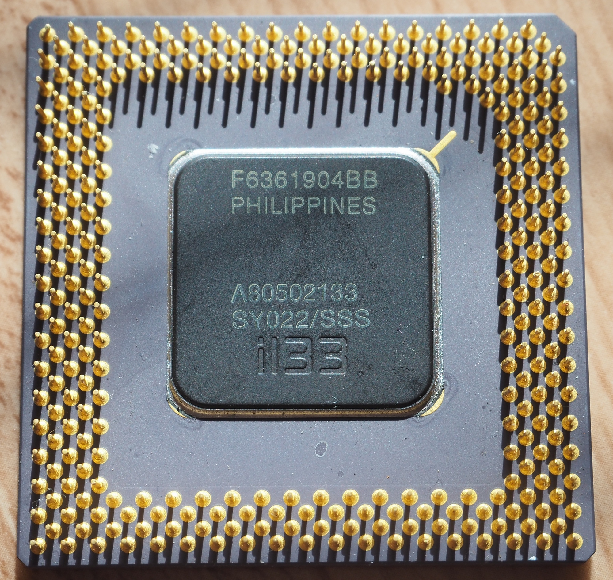 Старые интел. Интел пентиум старый процессор. Intel Pentium 1993. Процессор пентиум 1993. Старинный процессор.