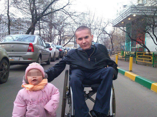 Антон Мамаев, 28-летний инвалид, вес 18 кг - обвиняется в нападении на бывшего спецназовца