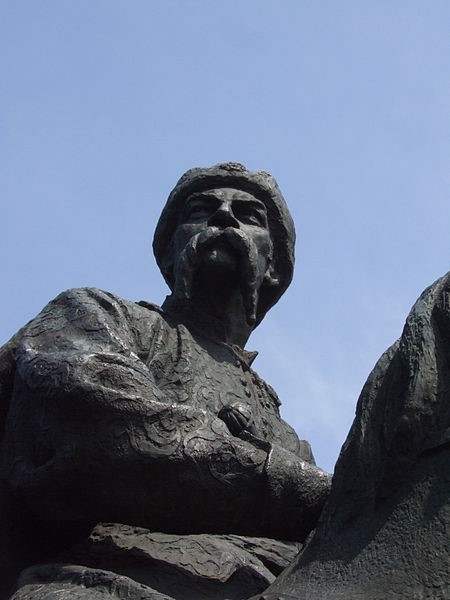 Жовті Води. Фрагмент пам’ятника «Героям Визвольної війни Українського народу 1648—1654 років»