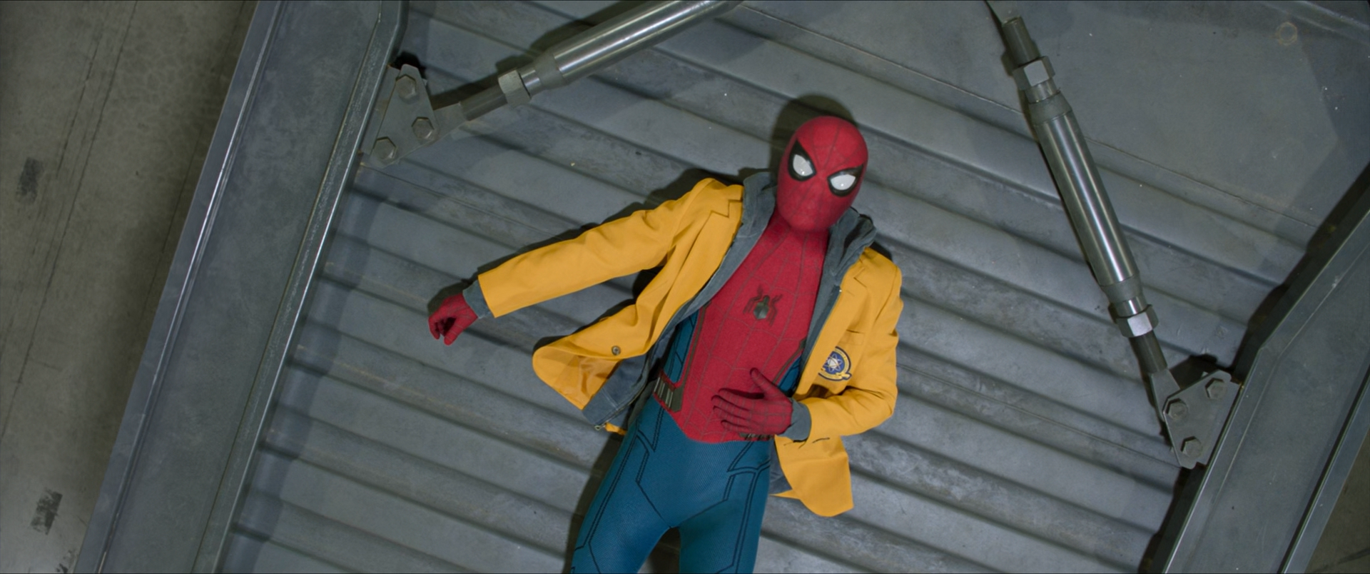 Spider.Man.Homecoming.2017.iTunes.1080p_HEVCCLUB081056.png. 