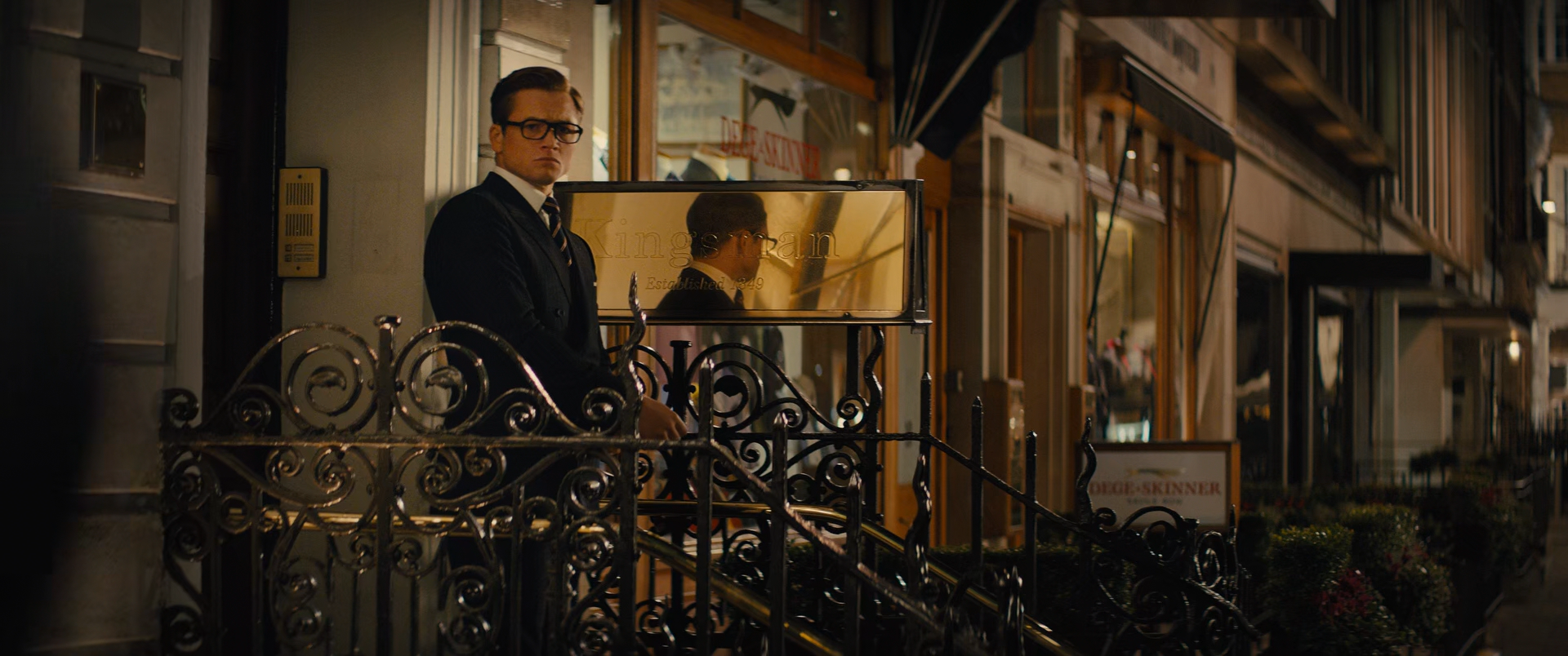 <b>Kingsman</b>.The.Golden.Circle.2017.1080p_HEVCCLUB002091.png. фотошоп онлайн. 