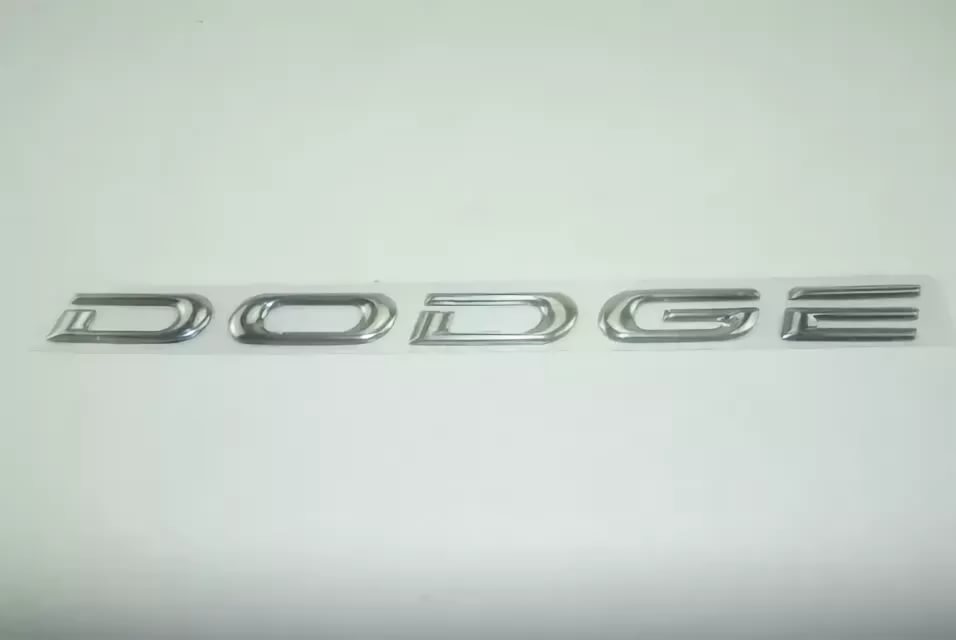 Dodge Challenger значок