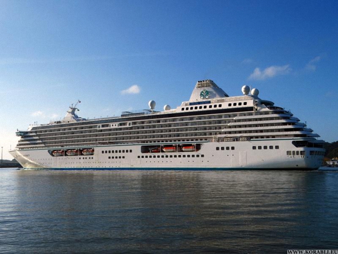 kruiznyy-layner-crystal_2 (690x518, 259Kb)