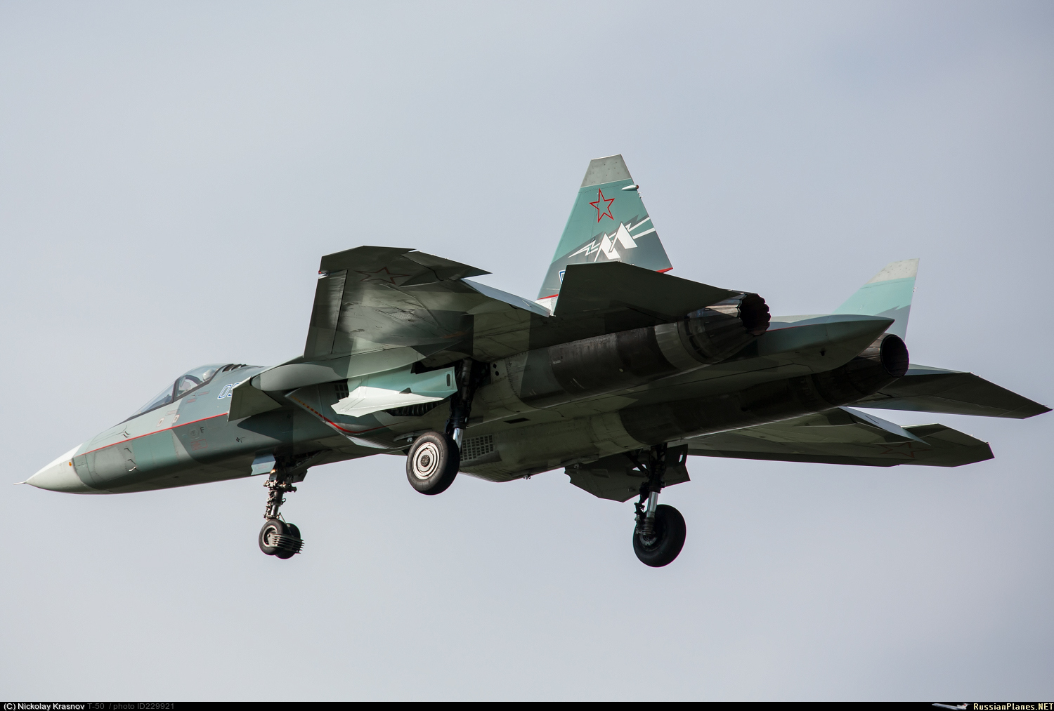 مقاتله Sukhoi T-50 PAK FA سيتغير اسمها الى Su-57  - صفحة 4 E48f93639987d876138656d9eb2aa26d