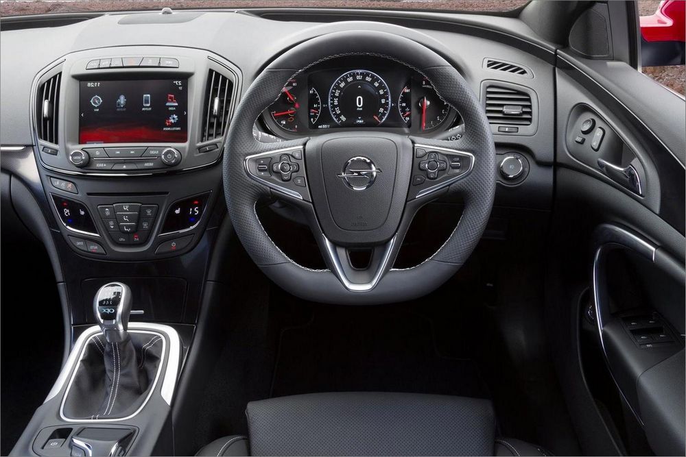 Opel Insignia получила российский .