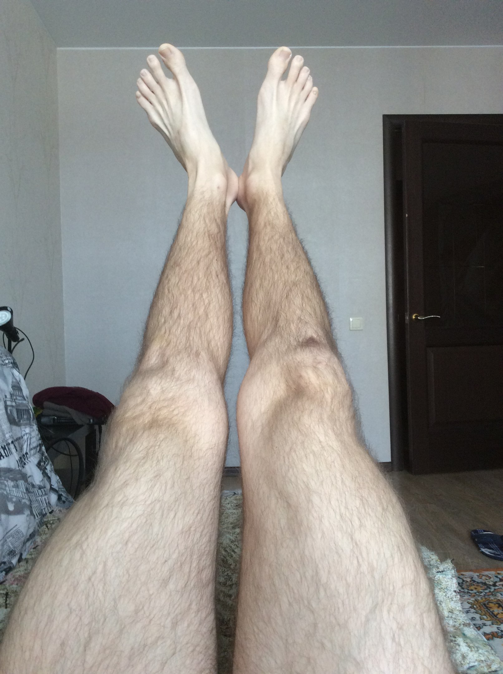 Сильно волосатые ноги