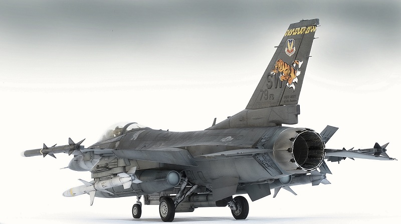General Dynamics F-16CJ Fighting Falcon. Tamiya 1/32 26d66a8f5d55558f85fa5d8f5eb460f6