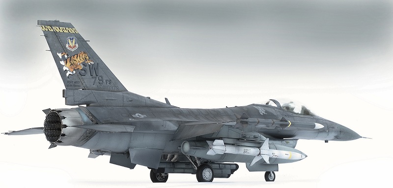 General Dynamics F-16CJ Fighting Falcon. Tamiya 1/32 387c37e6ba9062a468e6ba6b0ccd9996