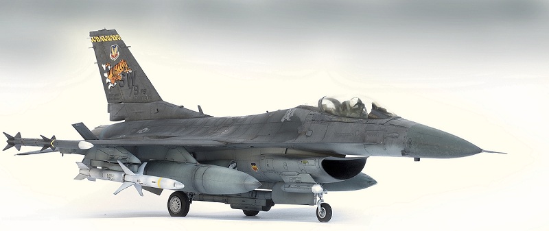 General Dynamics F-16CJ Fighting Falcon. Tamiya 1/32 Ecc79aca1db997a419499f9fbda8c3b9