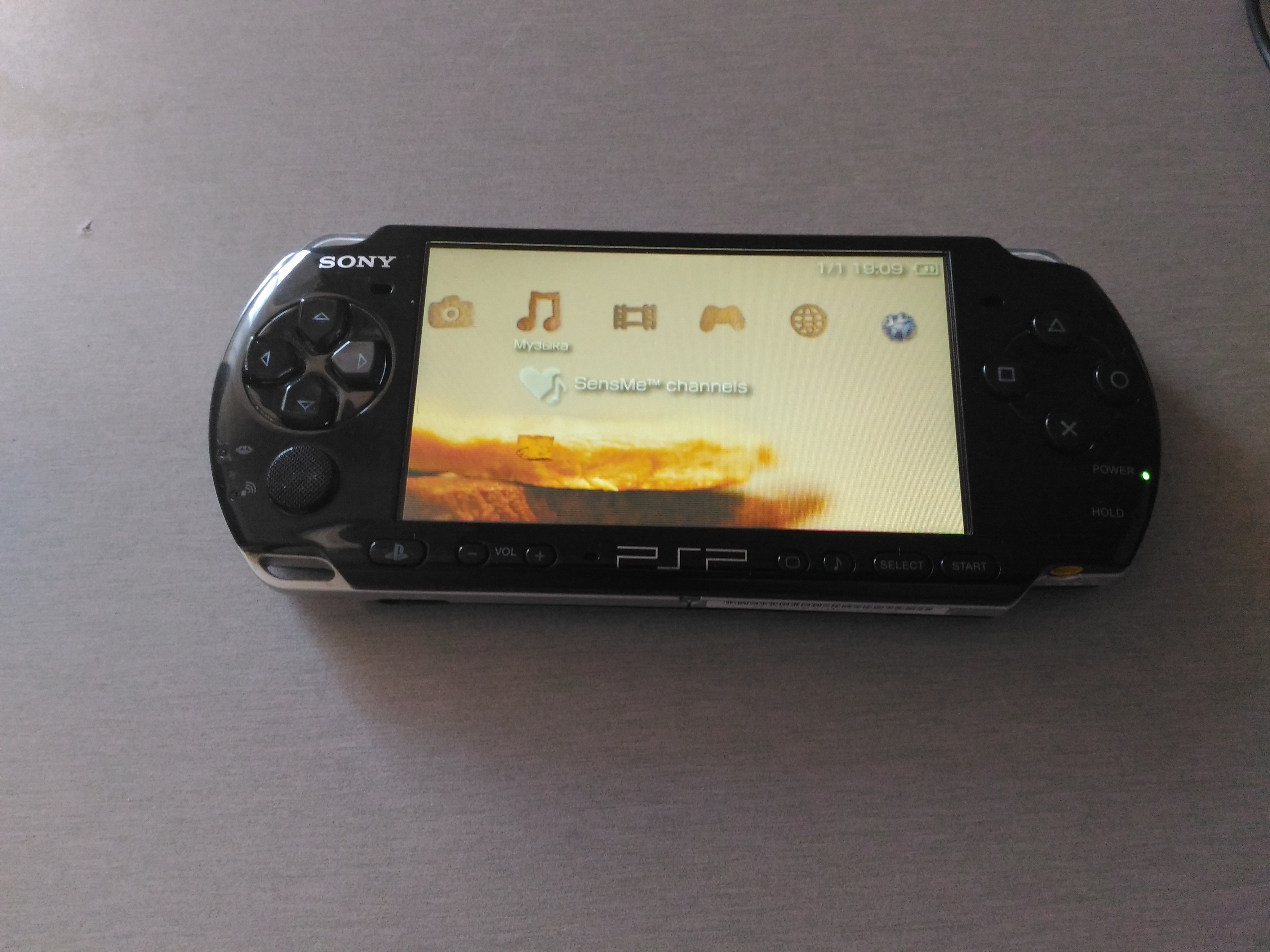 Psp 3008. PSP 3008 комплектация. PSP 3008 Black 8 GB,. PSP 3008 разъемы. Новый корпус для PSP 3008.