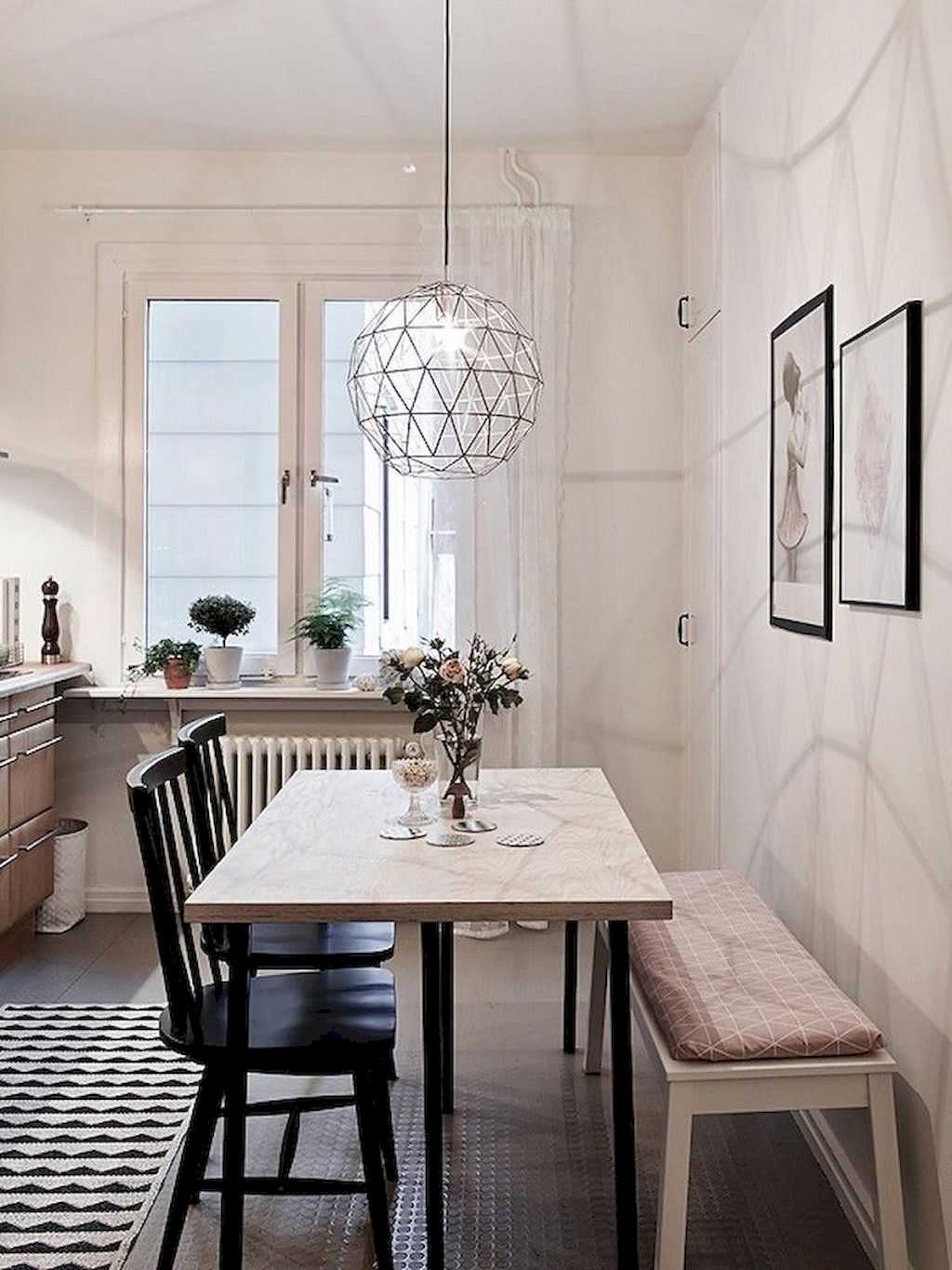 Светильник над столом на кухне фото