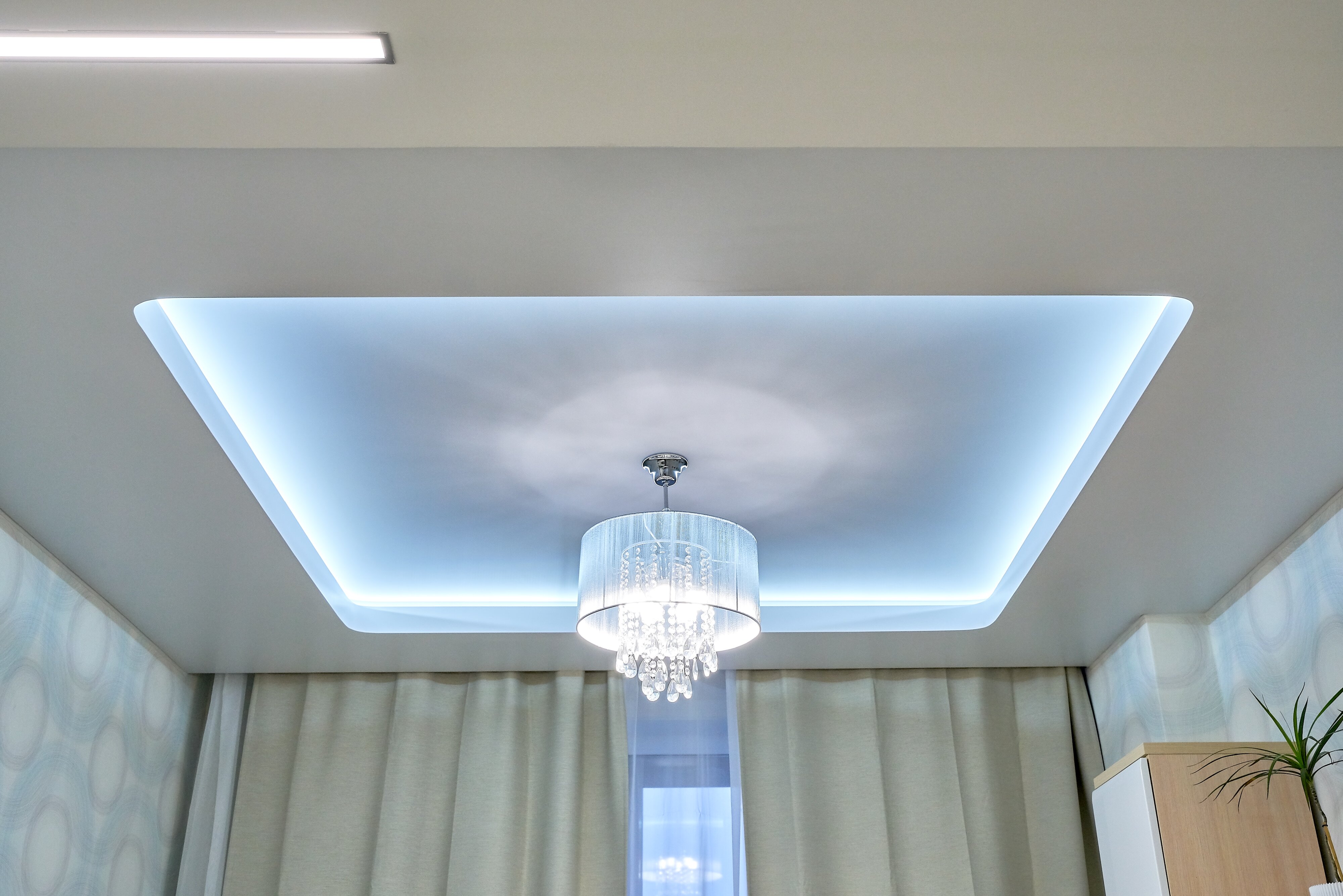 LED подсветка на потолок фото