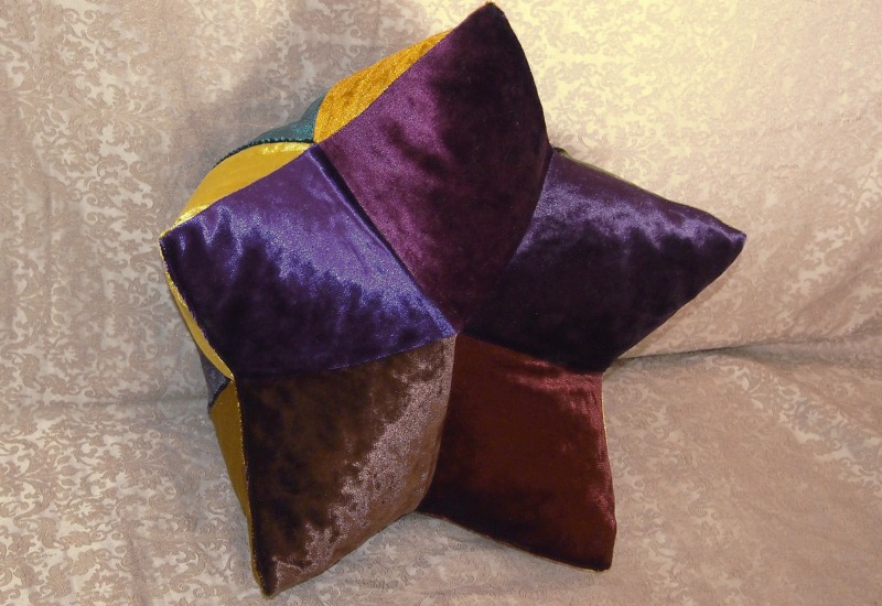 Диванная подушка в форме звезды и лотоса
