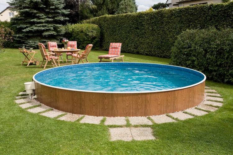 Как сделать бассейн у себя во дворе