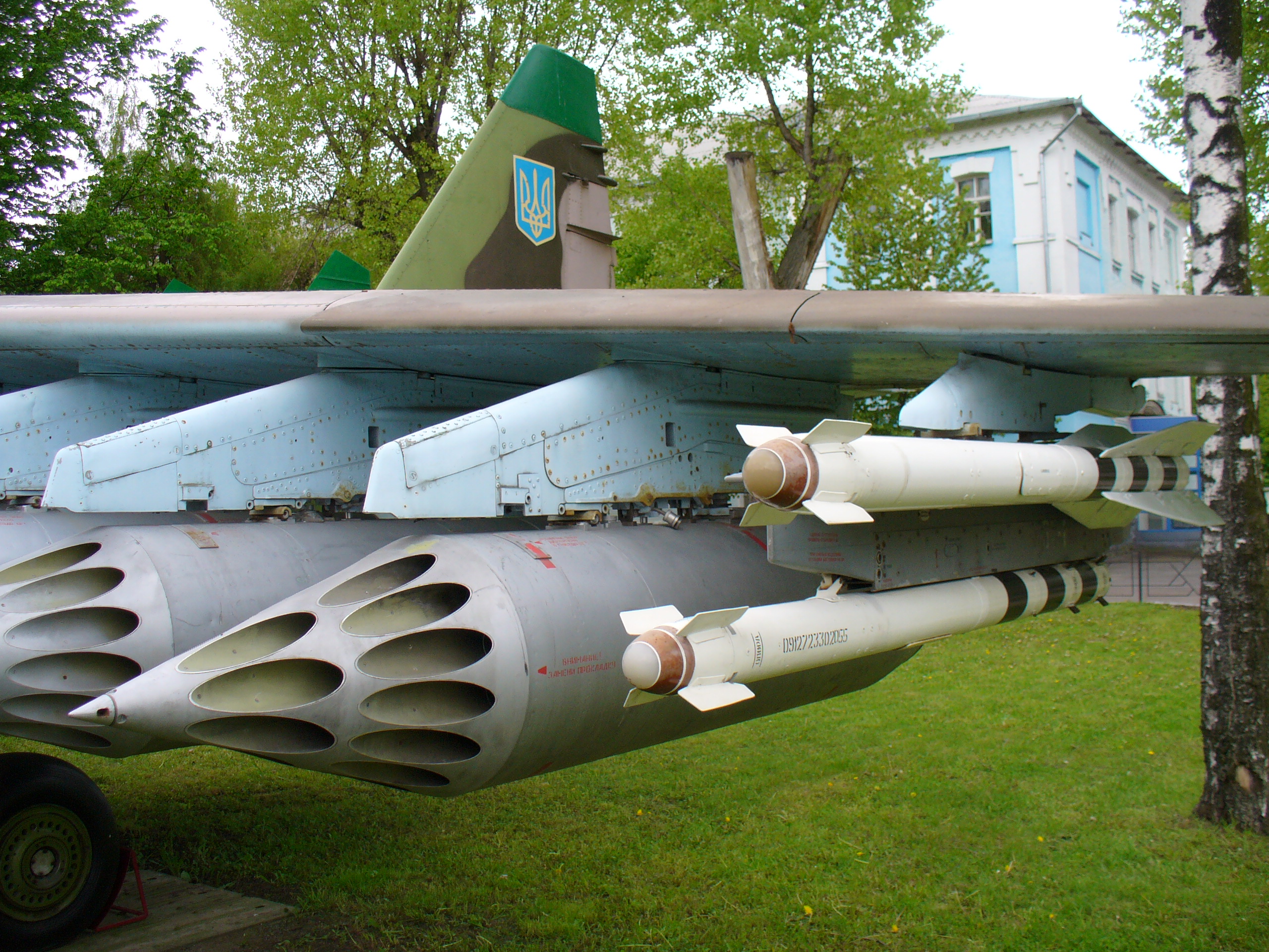 Су-25 с р-60