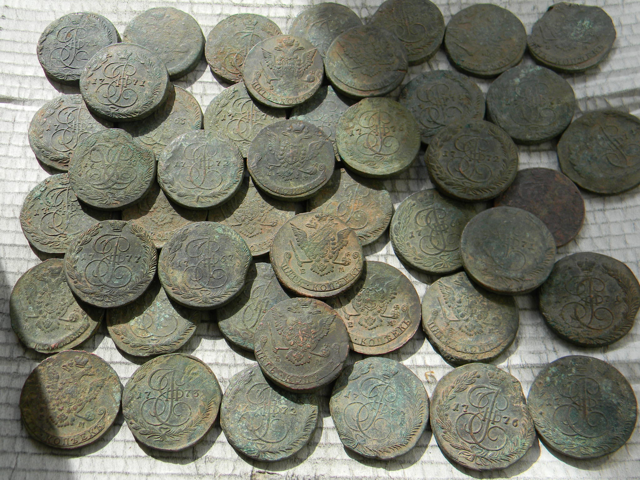 5 копеек медные. Монета екатерининский пятак. Пятак екатерины 2 цена. Полная погодовка гчкп монет. 15 пятаков.